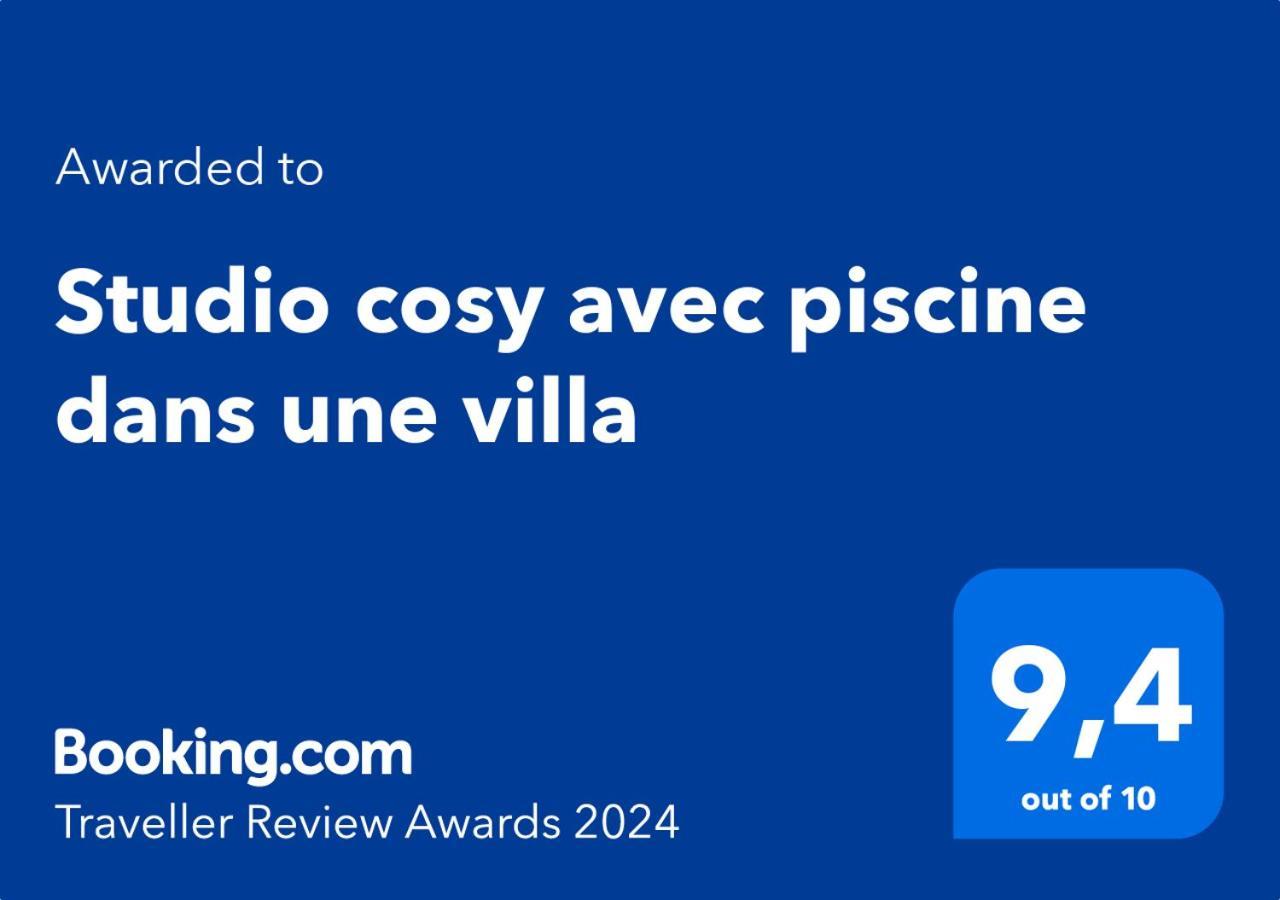 Studio Cosy Avec Piscine Dans Une Villa Saint-Denis Exterior photo